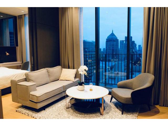 Fully-furnished at 28 Chidlom near BTS Chidlom