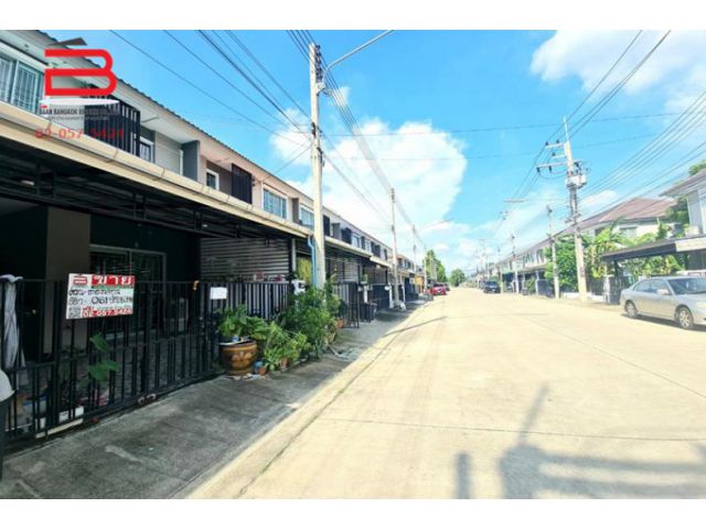 ทาวน์เฮาส์ หมู่บ้าน พฤกษาวิลล์ 88 ศาลายา เนื้อที่ 18.7 ตรว. ถนน บรมราชชนนี อ.พุทธมณฑล จ.นครปฐม