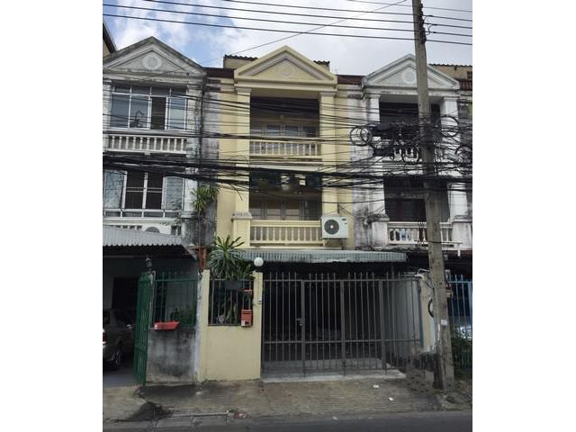 ให้เช่าทาวน์โฮม 3 ชั้น ซอยลาดพร้าว 41