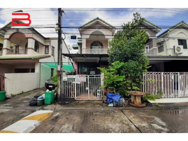 ทาวน์เฮาส์ หมู่บ้าน พัฒนาสิริ เนื้อที่ 21.2 ตรว. ถนนรามอินทรา เขตคลองสามวา