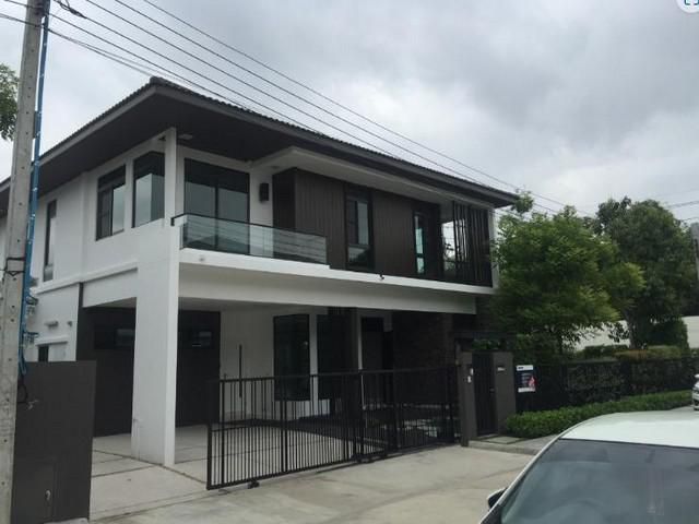 ขายบ้านเดี่ยว 2 ชั้น หมู่บ้นมัณฑนา เลค วัชรพล
