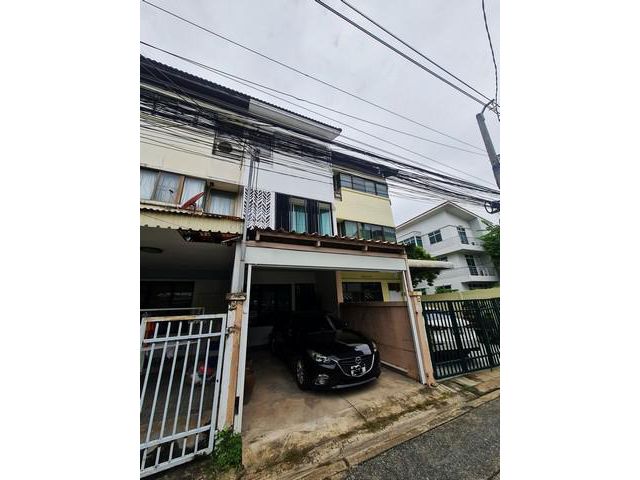 PP52 ขาย ทาวน์โฮม 3 ชั้น พร้อมเฟอร์นิเจอร์ ซอย เฉลิมสุข 1 พหลโยธิน28 ใกล้แยกรัชโยธิน ใกล้รถไฟฟ้ารัชโยธิน 500 เมตร บ้านนอ
