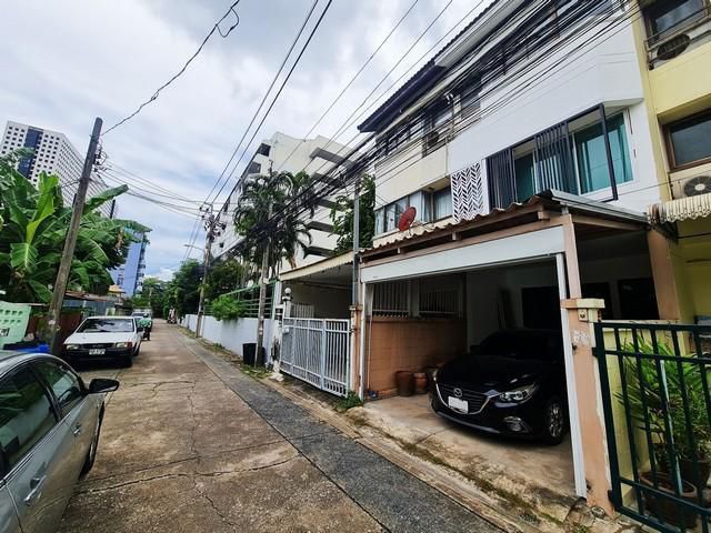 ขายทาวน์โฮมพร้อมเฟอร์นิเจอร์พหลโยธิน28 ใกล้รถไฟฟ้า