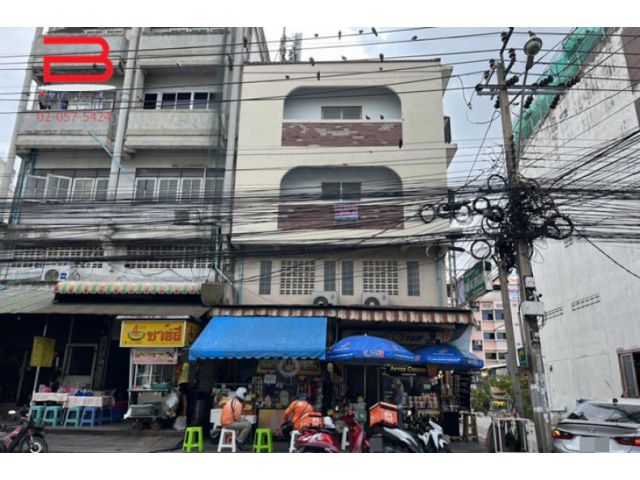 อาคารพาณิชย์ หลังมุม ซอยโชคชัย 4 แยก 55 เนื้อที่ 39 ตรว. ถนนลาดพร้าว เขตบางกะปิ