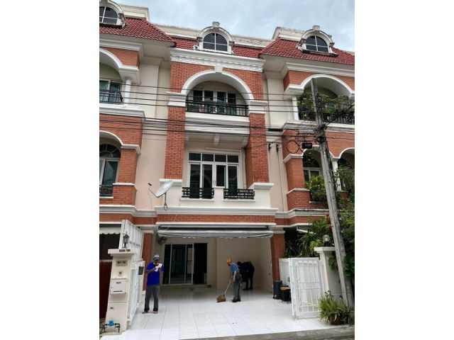 ให้เช่าทาวน์โฮม3ชั้น  casa vill สุคนธสวัสดิ์