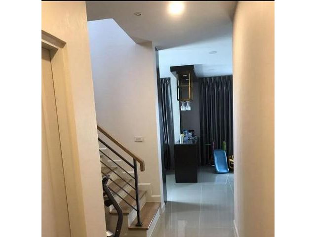 PO32 ขาย เซนโทร CENTRO บางนา วงแหวน 8,500,000 บาท