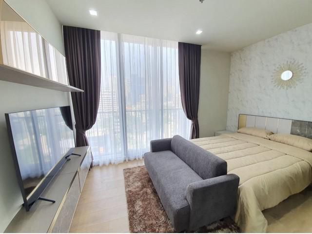 Noble Around 33 near BTS Phromphong