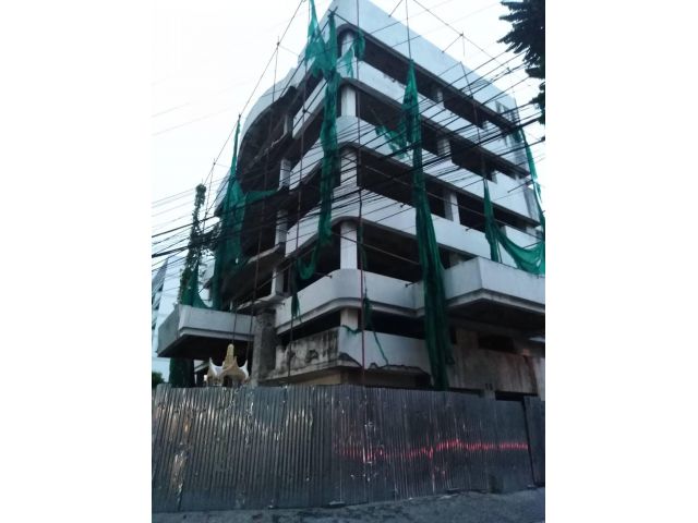 ขายที่ดินพร้อมสิ่งปลูกสร้าง เนื้อที่ 104 ตางราง ติดถนนในซอย ทำเล ทองหล่อ เหมาะทำอพาร์ตเม้นท์หรือโรงแรม