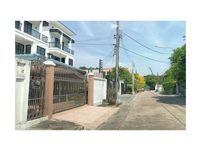 For Rent บ้านเดี่ยว 3 ชั้น หมู่บ้านสัมมากร รามคำแหง112 เหมาะสำหรับเป็น Home office