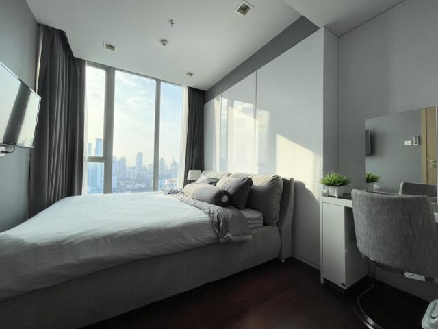 ให้เช่า คอนโด Hyde 11 ซ.สุขุมวิท11 ชั้น 27 ห้องหัวมุม  เฟอร์ฯครบพร้อมเข้าอยู่ S12-0402