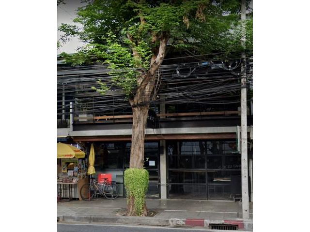 ให้เช่าอาคารพาณิชย์ถนนสีลม เหมาะทำคาเฟ่ ร้านอาหาร