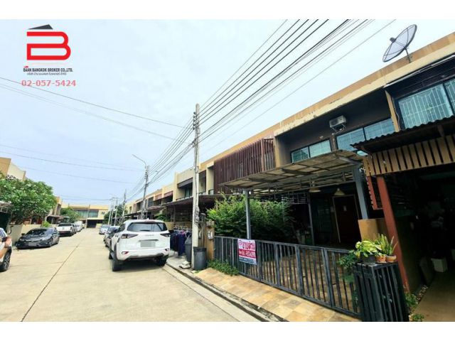 ทาวน์เฮาส์ หมู่บ้าน เออร์บาโน่ รามคำแหง เนื้อที่ 22.2 ตรว. ถนนรามคำแหง เขตสะพานสูง