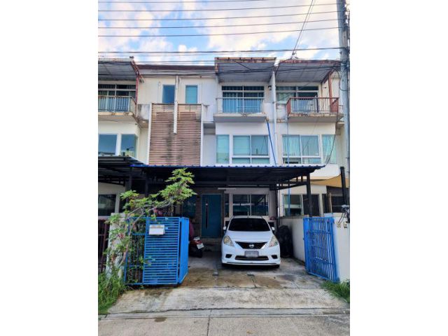 ขายทาวน์เฮ้า 3 ชั้น ม.บ้านใหม่ พระรามเก้า เนื้อที่ 24.6 ตร.ว. ทำเลดีมาก ( 000860 )