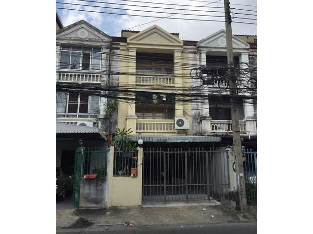 ให้เช่าทาวน์โฮม 3 ชั้น ซอยลาดพร้าว 41 ลาดพร้าว