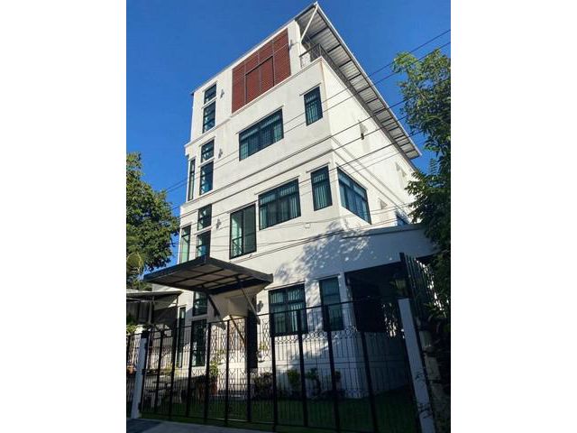 บ้านเดี่ยว 3 ชั้นมีดาดฟ้า  บนพื้นที่ 62 ตร.ว