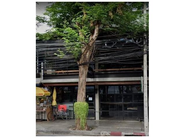 ให้เช่าอาคาร 2ชั้น  ถนนสีลม ทำเลดีเหมาะทำคาเฟ่