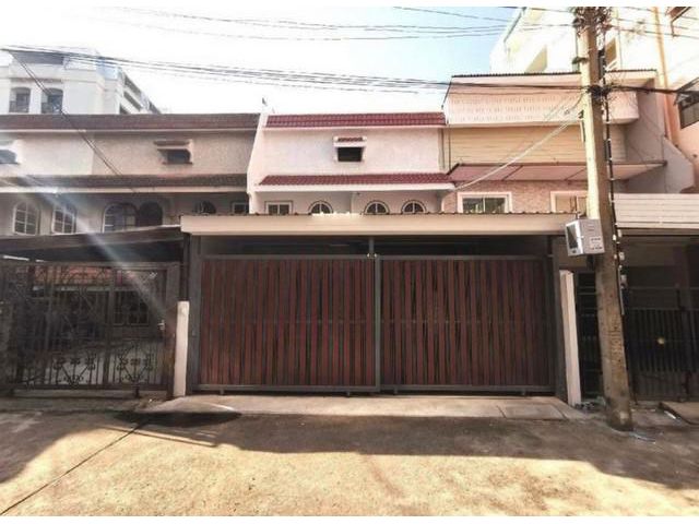 ให้เช่า ทาวน์โฮม 2 ชั้น ติดกับมหาวิทยาลัยรามคำแหง