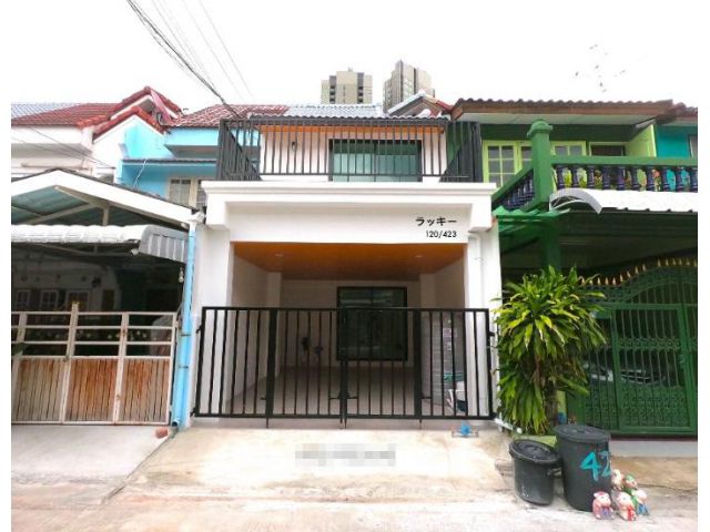 ขายด่วนทาวน์โฮม 2 ชั้น มณียาวิลล์ วชิรธรรมสาธิต