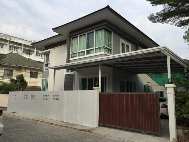 HR1429 ให้เช่าบ้านเดี่ยว 2 ชั้น ย่านเสรีไทย 26 มี 4ห้องนอน 3ห้องน้ำ พื่นที่ใช้สอย 180 ตรม.
