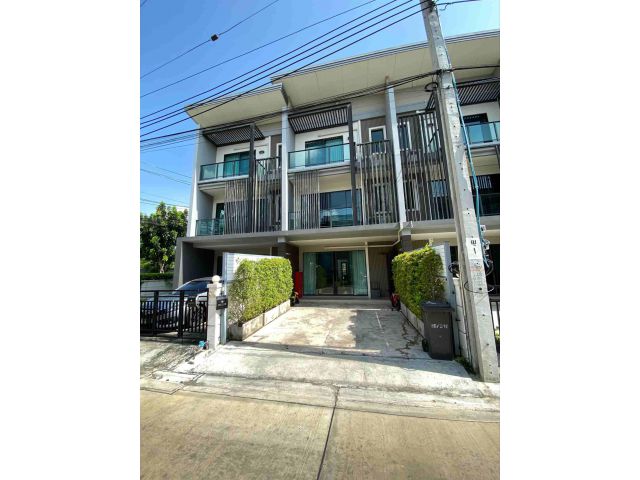 ขายบ้าน ทาวน์เฮ้าส์ หมู่บ้านTown Avenue Merge