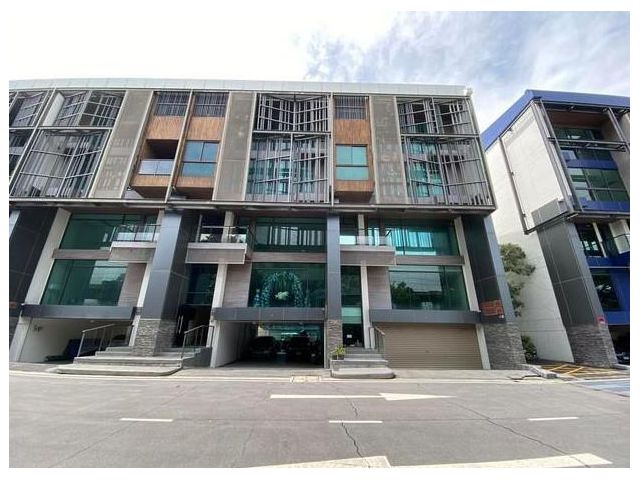 ให้เช่าโฮมออฟฟิศ 5 ชั้น The Pretium บางนา