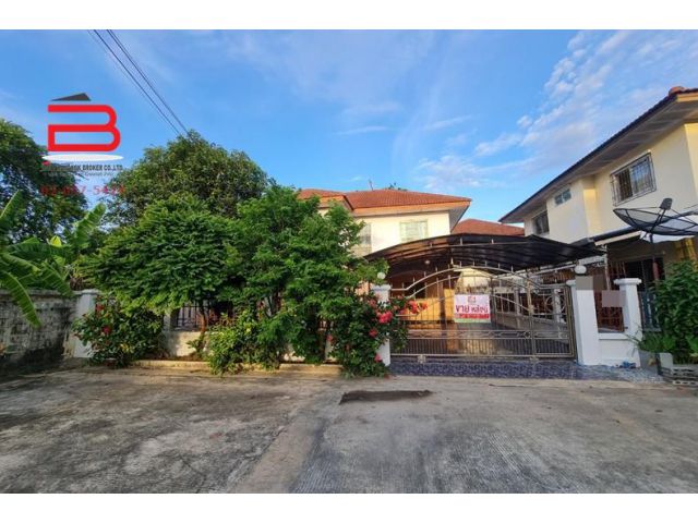 บ้านเดี่ยว หลังริม หมู่บ้าน อิมพีเรียลพาร์ค เนื้อที่ 72 ตรว. ถนนเฉลิมพระเกียรติ ร.9 เขตประเวศ