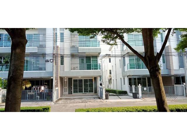 ให้เช่าทาวน์โฮม หลังมุม Town Avenue ศรีนครินทร์