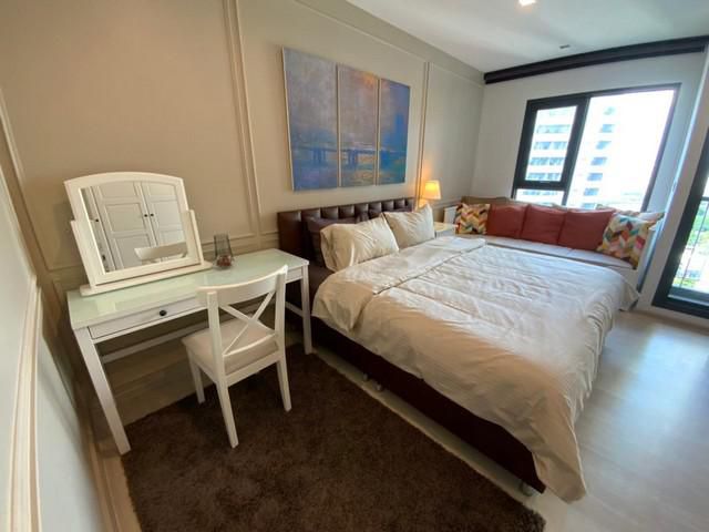 Studio room with high floor!! at Life One Wireless