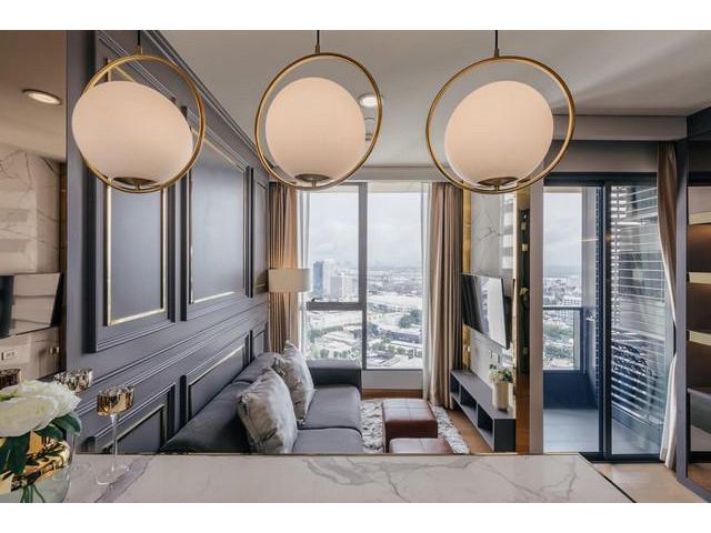luxury unit available now at the Lumpini 24