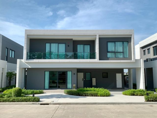 ขาย- Centro บางนา/ พท.65.5 ตร.ว/289 ตร.ม/4 ห้องนอน/5ห้องน้ำ/ ขาย 14.5 ล้าน