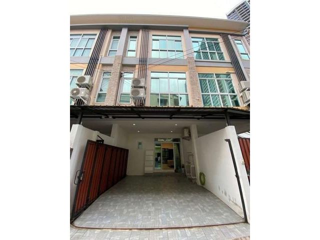 PDJ06 ให้เช่าทาวน์โฮม 3 ชั้น โครงการ Modern Life Townhome @ ห้วยขวาง ซอยประชาอุทิศ 22 แยกเหม่งจ๋าย ใกล้ MRT-ห้วยขวาง-ศูน