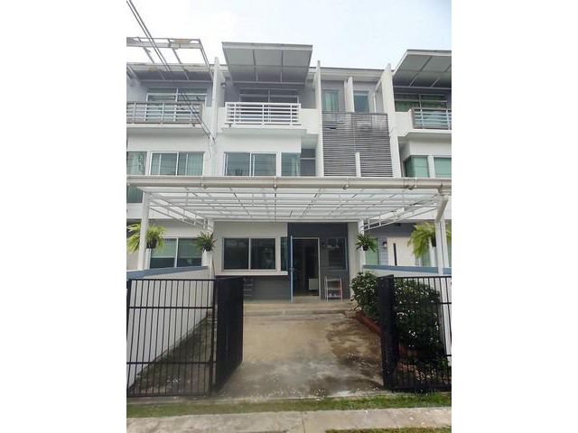 Sale And Rent ทาวน์โฮม โครงการบ้านใหม่พระราม9 ศรีนครินทร์ กรุงเทพกรีฑาซอย7 ใกล้เดอะมอลล์บางกะปิ