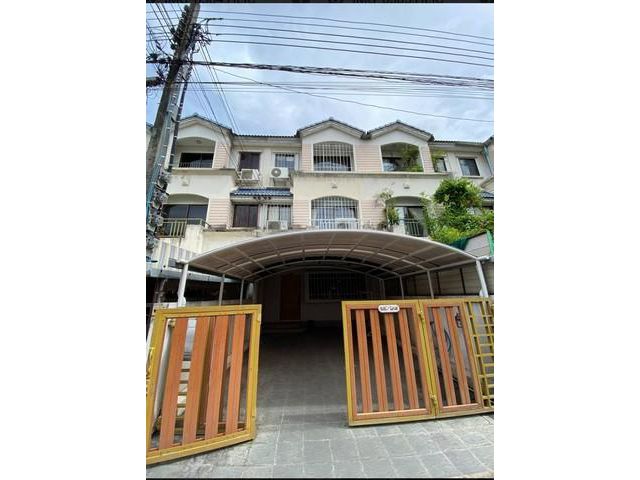 ให้เช่าทาวน์โฮมบ้านกลางเมือง พระราม9 ซอย43