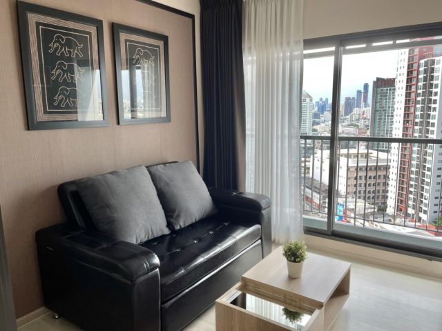 For rent and  sale Life Sukhumvit 48 1 bedroom plus 1 bathroom 40 sqm. rental 22,000 baht/month selling 4.95 mil bahtt