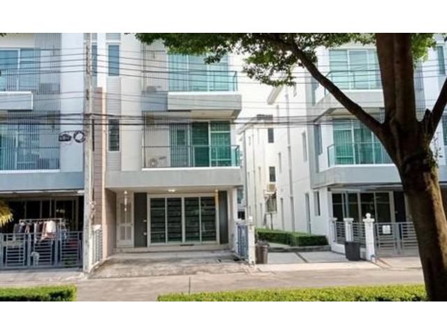 ให้เช่าทาวน์โฮม 3ชั้น หลังมุม หมู่บ้าน Town Avenue ศรีนครินทร์ อ่อนนุช68 เหมอะพักอาศัย