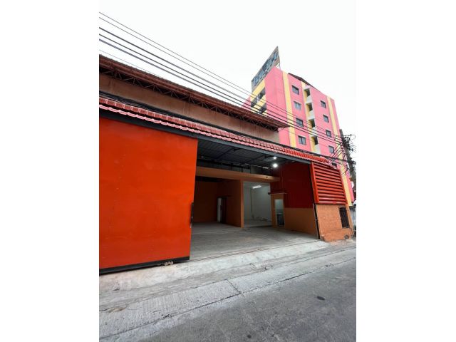 เช่าโกดัง ลาดพร้าว 51 ใกล้สถานทูตจีน  พร้อมใช้งาน