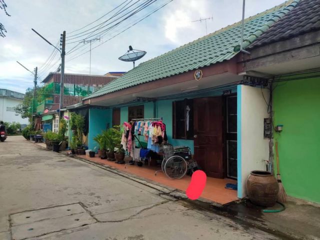 ขายบ้านจัดสรรใกล้สุขุมวิทหนองมน 15ตรว. 9.3แสน ต.แสนสุข อ.เมือง จ.ชลบุรี