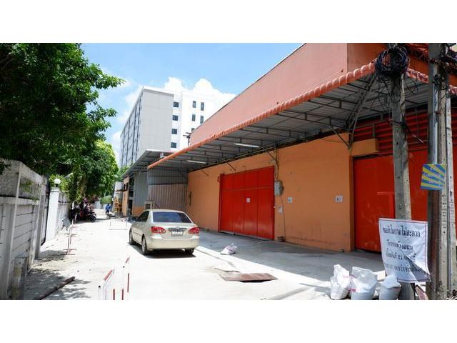 ให้เช่าโกดัง 360 ตร.ม ย่านพระราม9 ดินแดง ห้วยขวางอโศก ใกล้ MRT พระราม9 โกดังสร้างใหม่ เหมาะสำหรับเป็นที่พักสินค้า , ขนส่