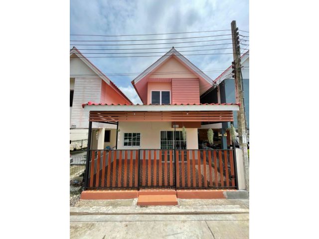 บ้านเดี่ยว 2 ชั้น #บ้านเอื้ออาทรอยู่วิทยา12  ถนนสุวินทวงศ์ มีพื้นที่เหลือโดยรอบตัวบ้านปูกระเบื้อง ต่อเติมเต็มห้องโถง