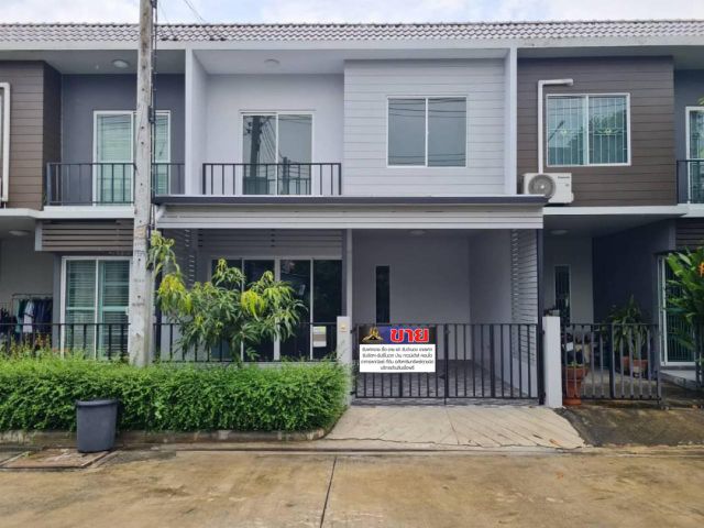 ทาวน์เฮ้าส์2 ชั้น #หมู่บ้านเดอะคัลเลอร์ ลำลูกกาคลอง4รีโนเวทใหม่สวยพร้อมเข้าอยู่ ทำเลลำลูกกา โซนปทุมธานี ใกล้ Zeer รังสิต