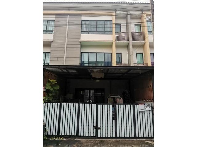 ให้เช่าทาวน์โฮม 3 ชั้น เฉลิมพระเกียรติ​ ร.9 ซอย 67