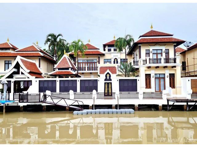 HR1459 ให้เช่าบ้านเดี่ยว  พัทยา โครงการ วิวทะเล มารีน่า มีท่าเรือส่วนตัว และ สระว่ายน้ำส่วนตัว