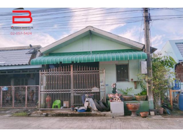 ทาวน์เฮาส์ หมู่บ้าน อยู่เจริญ 2 หลังมุม เนื้อที่ 22.8 ตรว. ถนนลำลูกกา อ.ลำลูกกา จ.ปทุมธานี