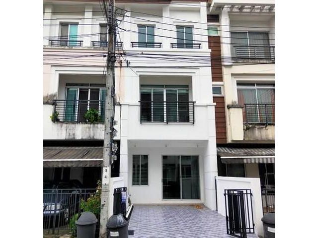 ให้เช่าทาวน์โฮมบ้านกลางเมือง พระราม9