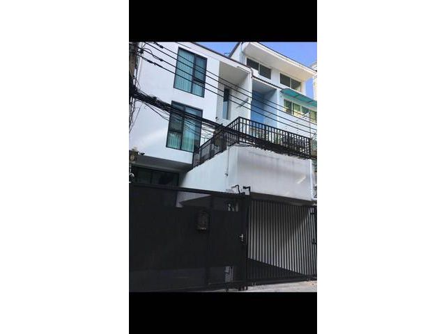 ให้เช่าทาวน์โฮม3ชั้นย่านสาทร สีลม บางรัก พร้อมอยู่