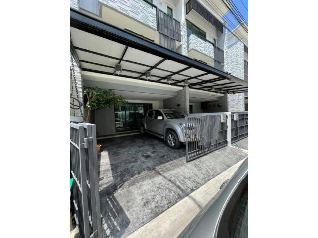 BH1747ทาวน์โฮม Plex Bangna (เพล็กซ์ บางนา)