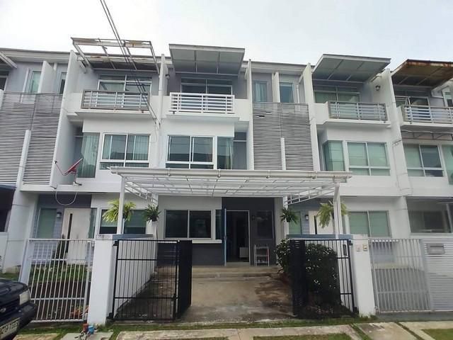 ขายทาวน์โฮม 3 ชั้น โครงการบ้านใหม่ กรุงเทพกรีฑา 7