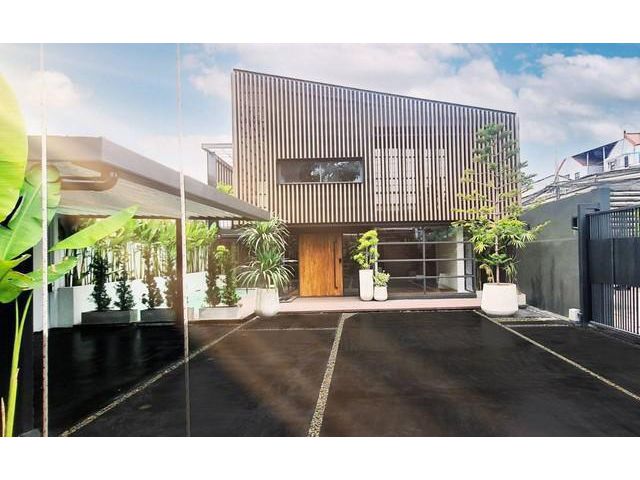 For Sale บ้านเดี่ยว มีสระว่ายน้ำส่วนตัว อ่อนนุช สุขุมวิท77