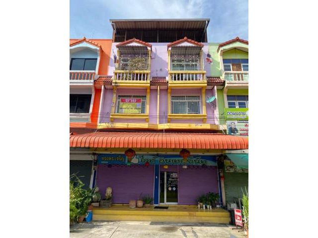 ขายด่วน อพณ. 2 คูหา 3.5 ชั้น 32 ตร.วา ทำเลดีแต่งสวย หน้าตลาดทรัพย์เจริญ อ.กระทุ่มแบน สมุทรสาคร