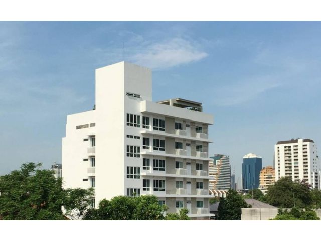 Rent condos  Villa have roof top pool  at  Sukhumvit 63 , Ekkamai